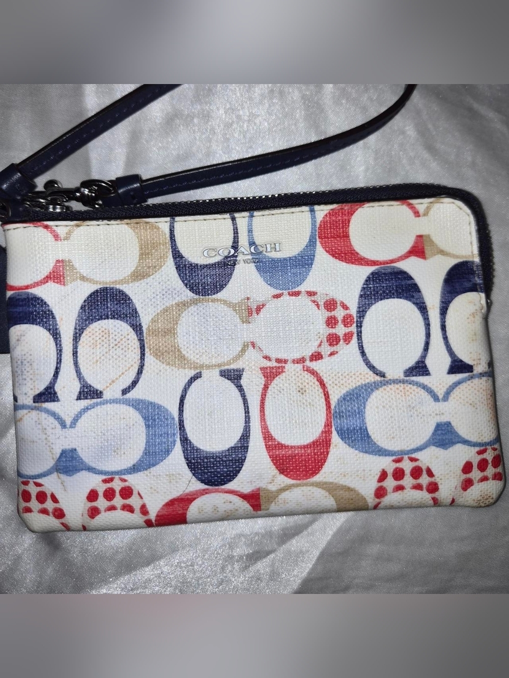 GUC Coach Bleecker Small Wristlet - Picture 2 of 6